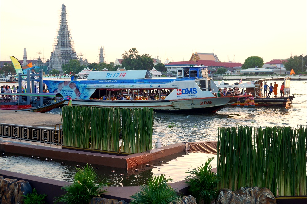 Wat Arun w Bangkoku w Tajlandii