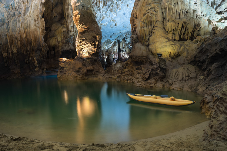 jaskinia Phong Nha w Wietnamie