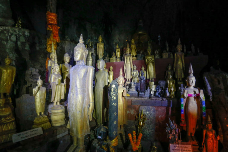 jaskinia Pak Ou w Laosie