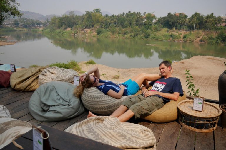 rzeka Nam Khan w Luang Prabang w Laosie