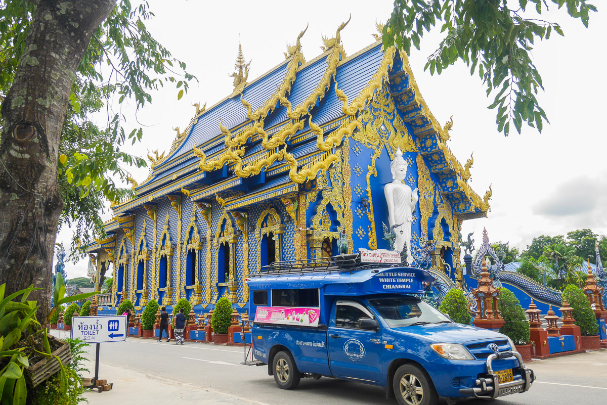 Wat Rong Seur Ten w Chiang Rai