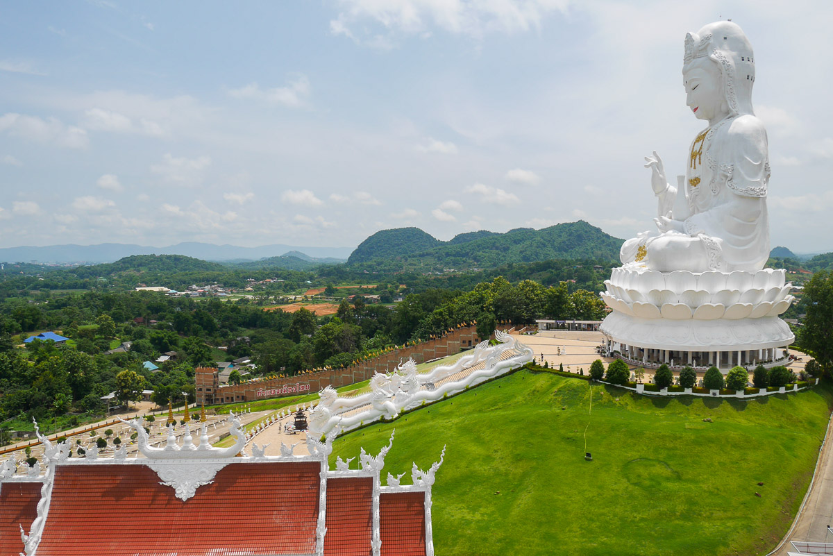 Wat Huay Pla Kang w Chiang Rai
