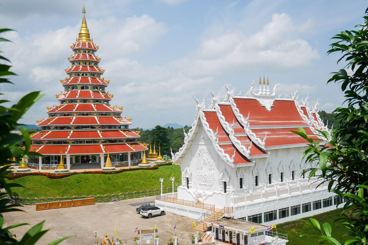 Wat Huay Pla Kang w Chiang Rai