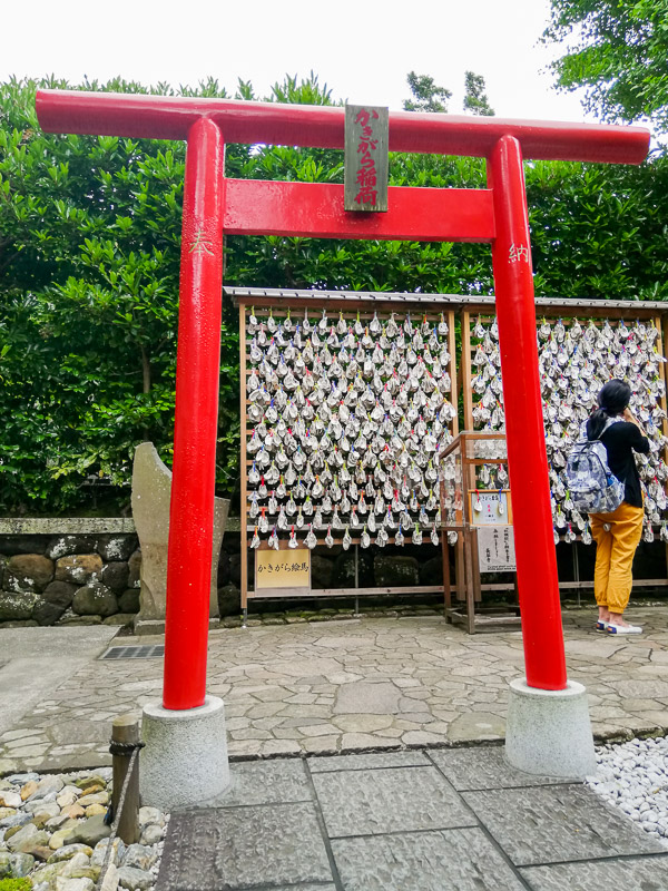 tabliczki wotywne ema w Kamakurze
