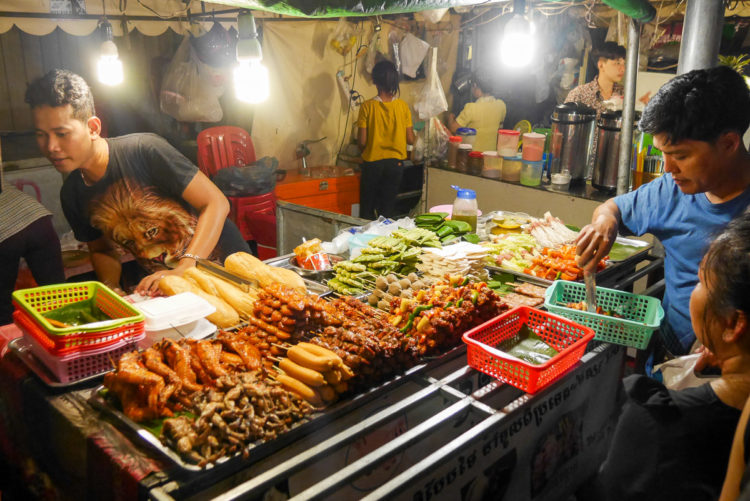 Targ Nocny w Phnom Penh w Kambodży