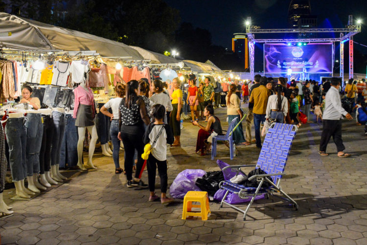 Targ Nocny w Phnom Penh w Kambodży