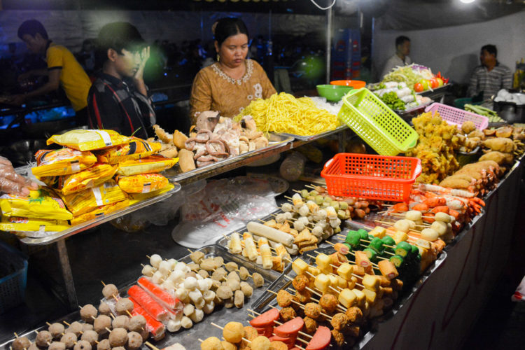 Targ Nocny w Phnom Penh w Kambodży