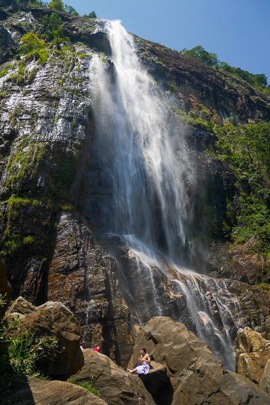 Ogromny Wodospad Diyaluma