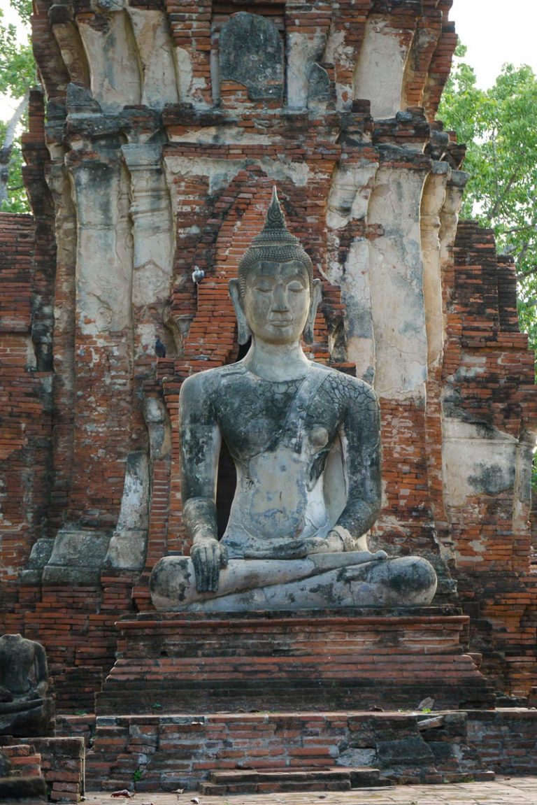 Siedzący Budda w Wat Maha That