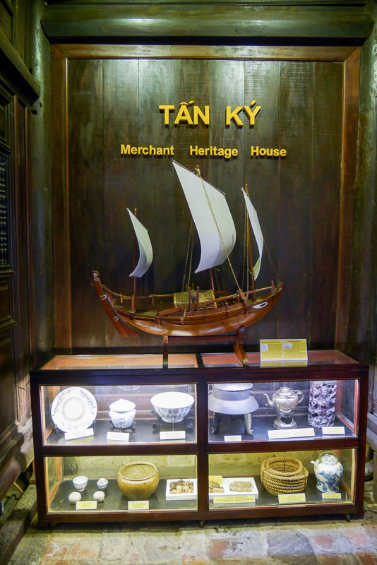 Makieta statku jaki używali przodkowie rodziny Tan Ky w XIX wieku