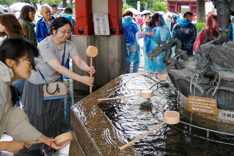 Świątynia Senso-ji w Tokio.