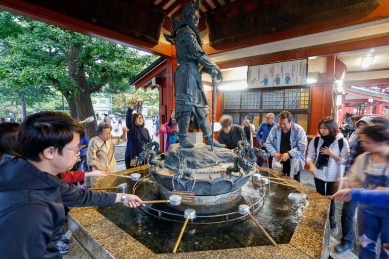 Świątynia Senso-ji w Tokio.