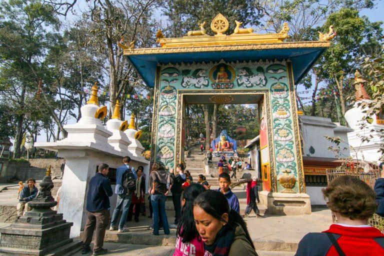 Wejście do Swayambhunath w Delhi - Indie