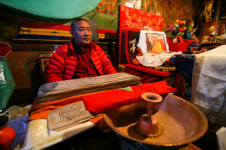 Świątynia buddyjska w Namche Bazar w Himalajach - Nepal