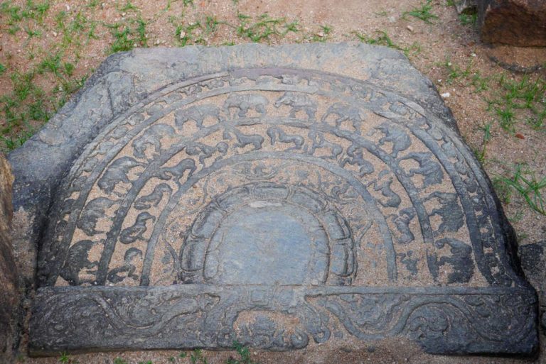 Moonstone w kompleksie Quadrangle w Polonnaruwa