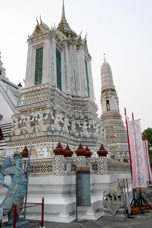 U podnóża Wat Arun