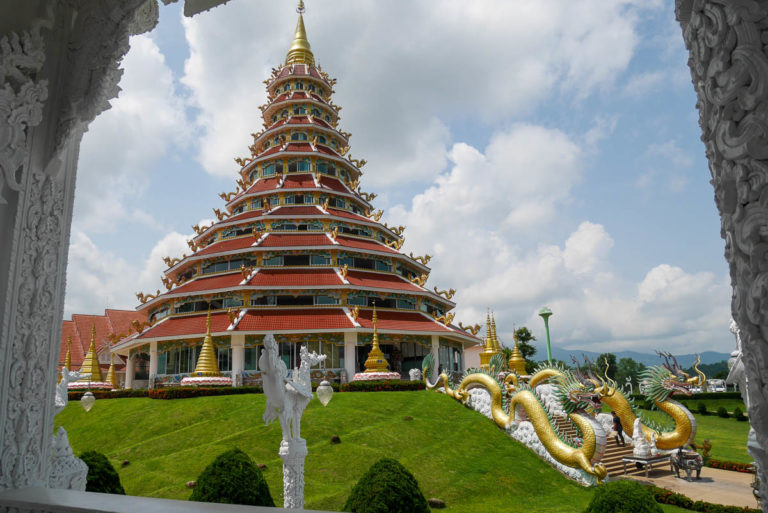 Kolorowa pagoda w stylu chińskim