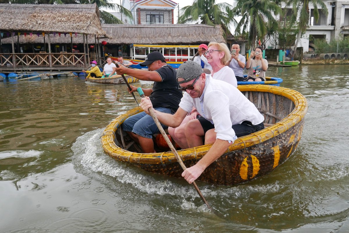 Wyścigi łodziami kokosowymi