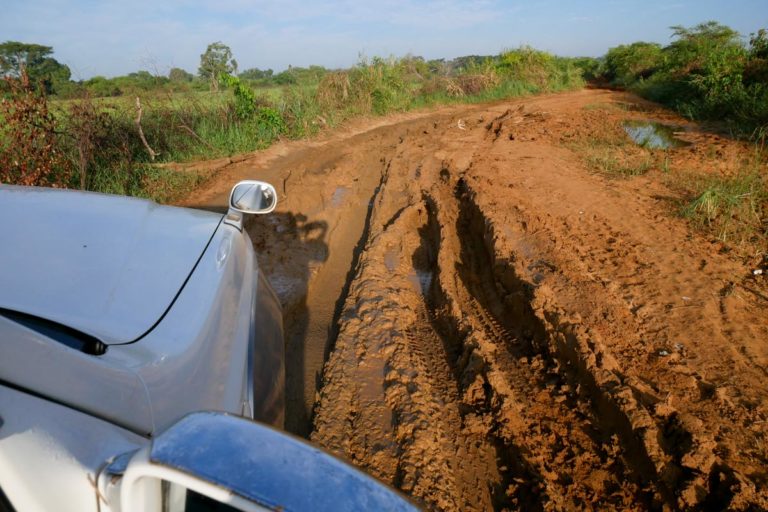 Wiele dróg na Madagaskarze wymaga aut z napędem na 4 koła